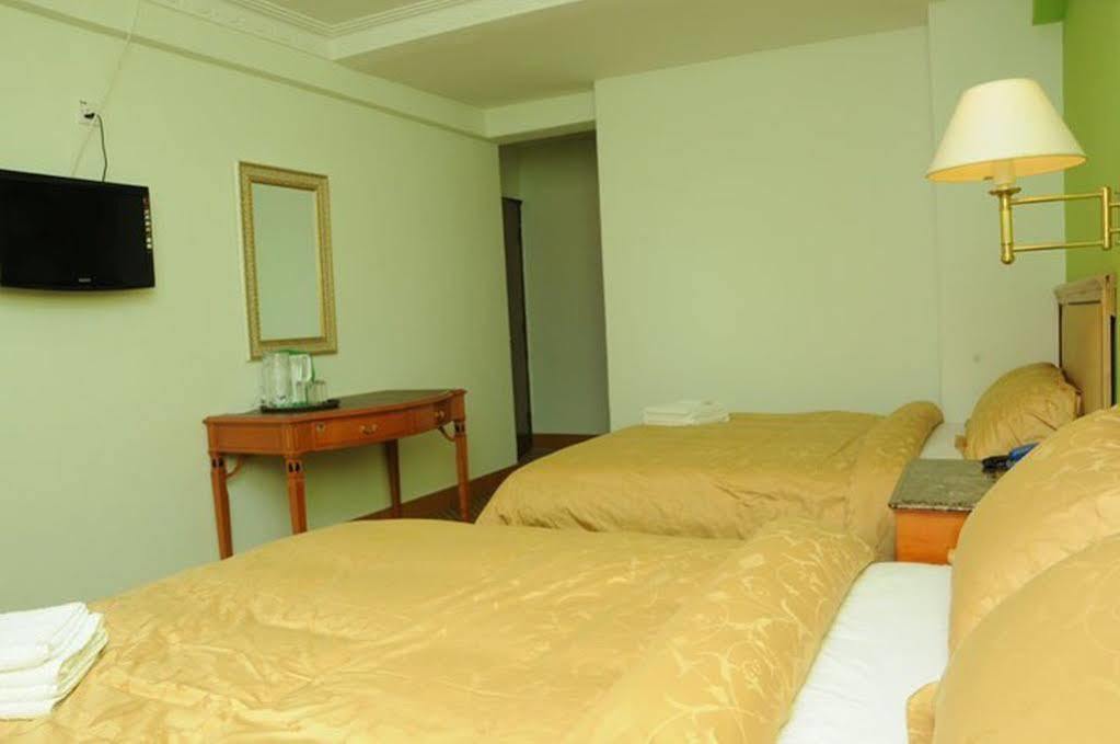 Super Oyo Capital O 90125 Hotel Grand Orchard Kuala Lumpur Esterno foto